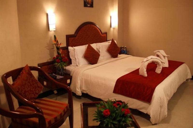 Hotel Jayaram Pondicherry Esterno foto